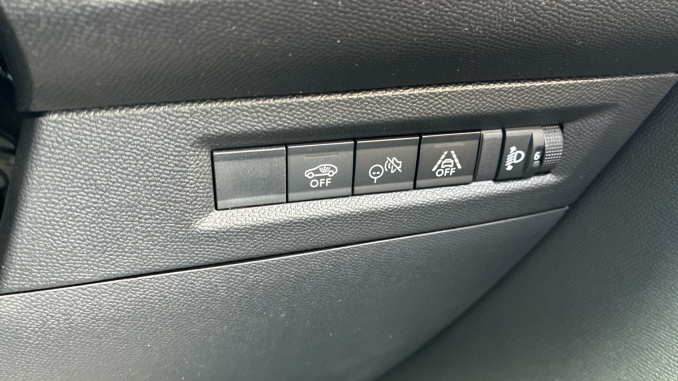 Vauxhall Frontera 1.2 Hybrid [110] Ultimate 5dr e-DCT6 Petrol Estate - Image 24